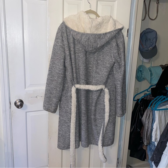Reversible Ugg Robe - Picture 5 of 5